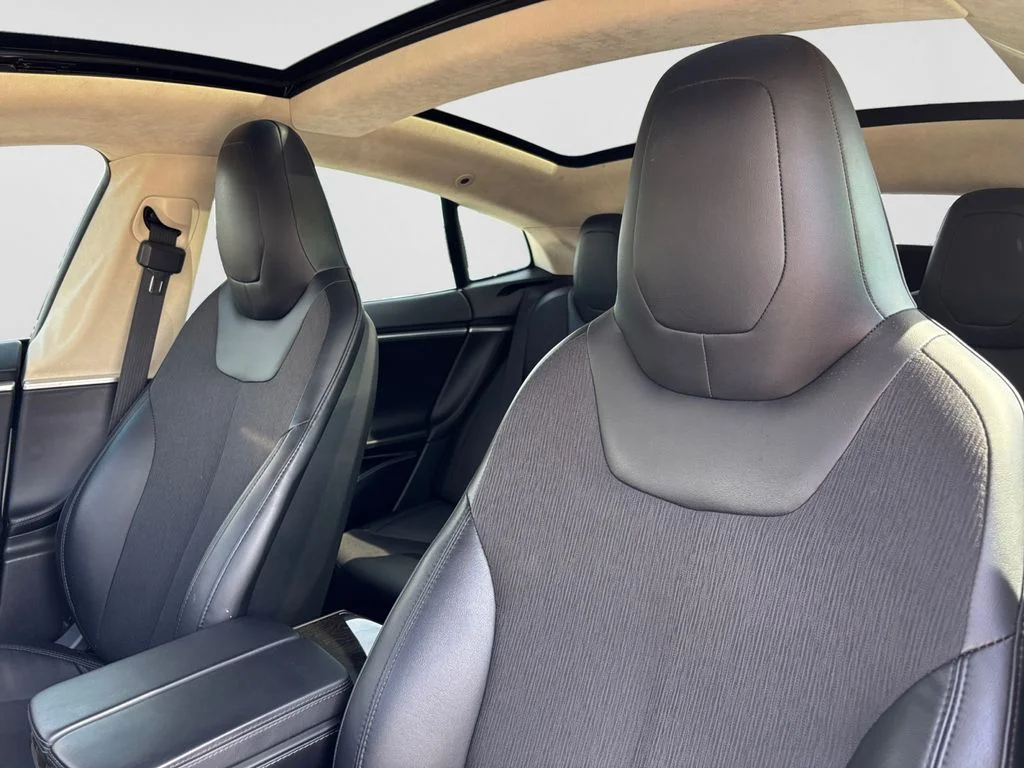 Used 2016 White Tesla 90D image 28