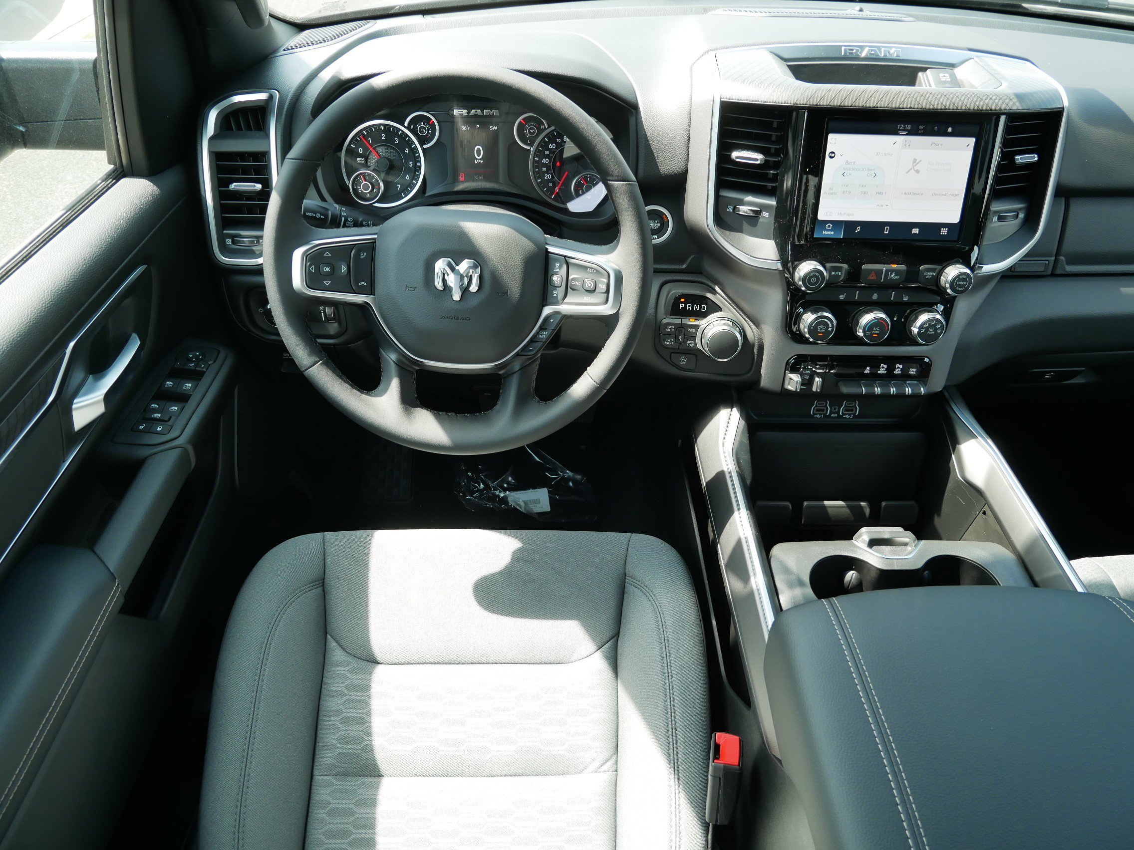 New 2026 Diamond Black Crystal Pearl-Coat Exterior Paint RAM Big Horn image 13