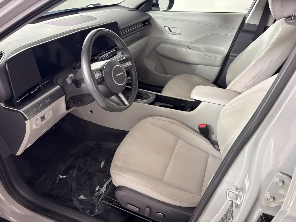 Used 2025 Gray Hyundai SEL image 25