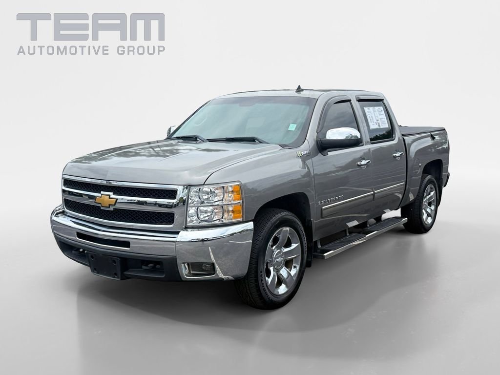Used 2009 Gray Chevrolet 2HY image 3