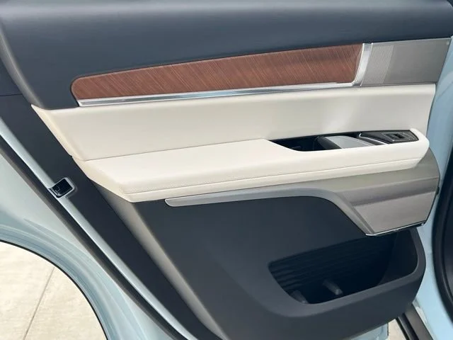 2026 Cadillac VISTIQ Sport - Photo 16