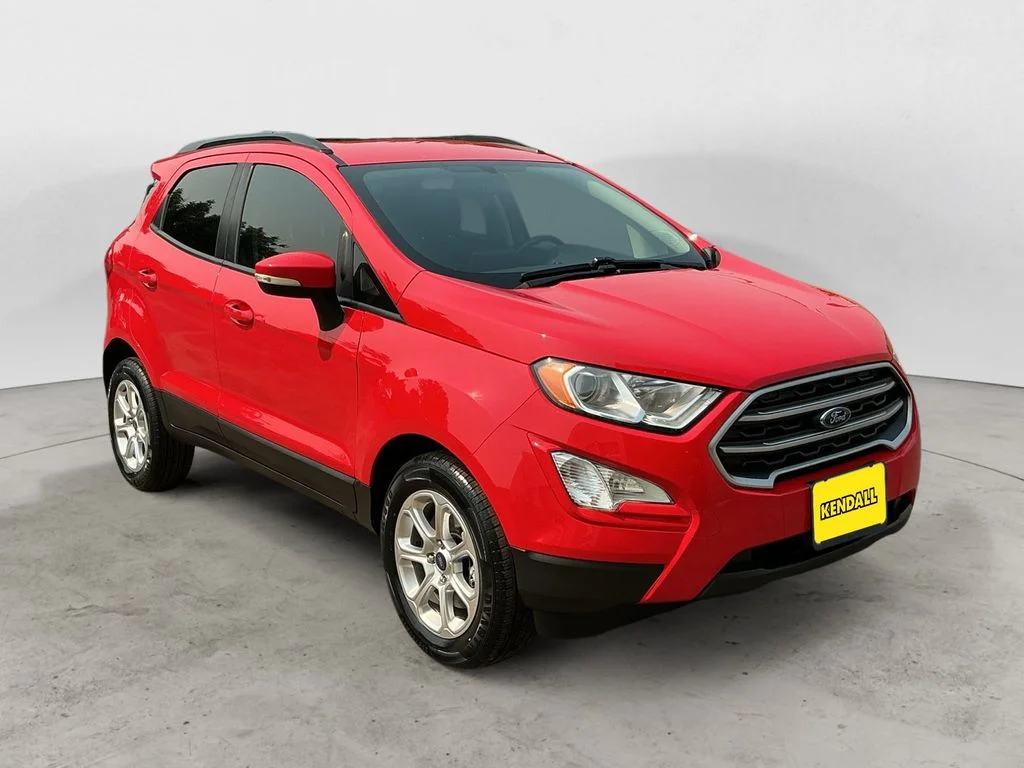Used 2020 Red Ford SE image 3