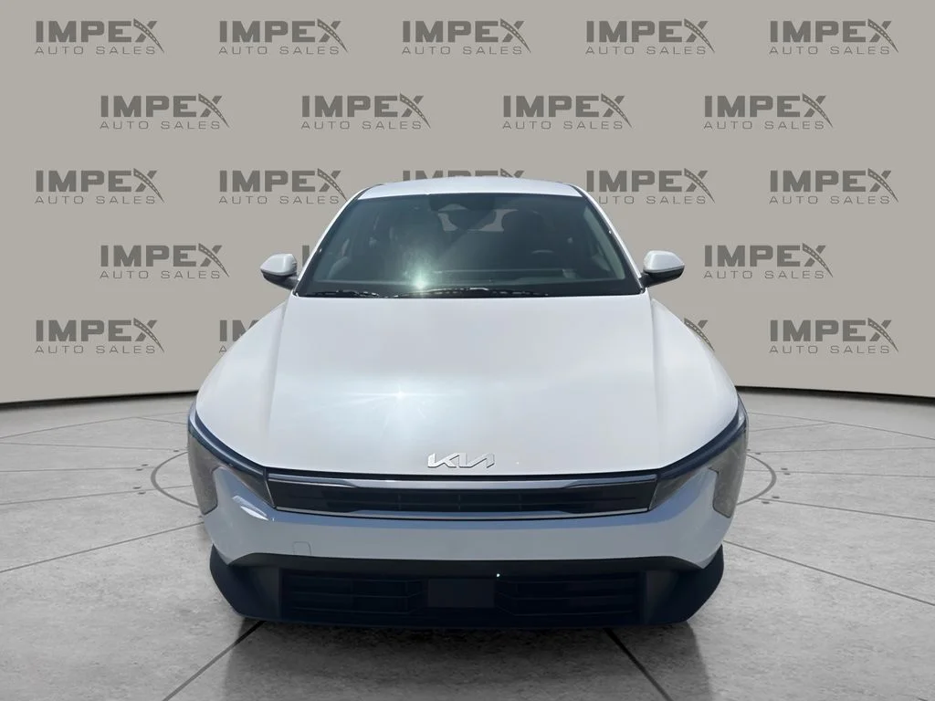 Used 2025 White Kia LXS image 8