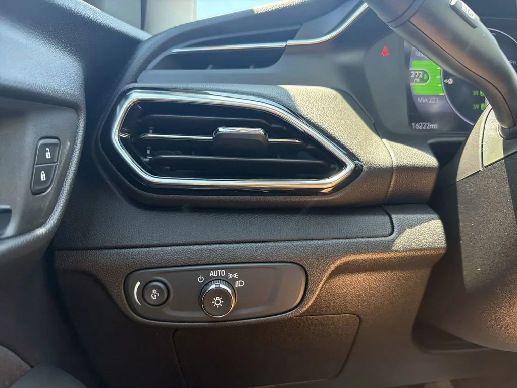 Used 2023 Summit White Chevrolet LT image 24