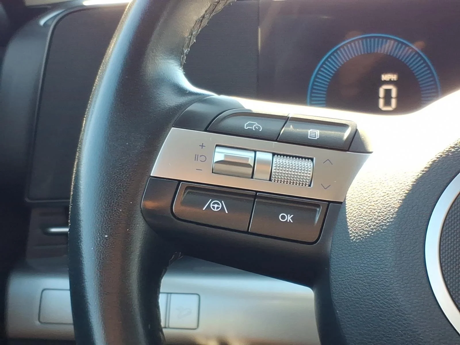 Used 2025 Denim Blue Hyundai SEL image 25