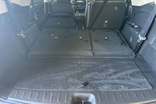Used 2023 Silver Nissan Platinum image 14