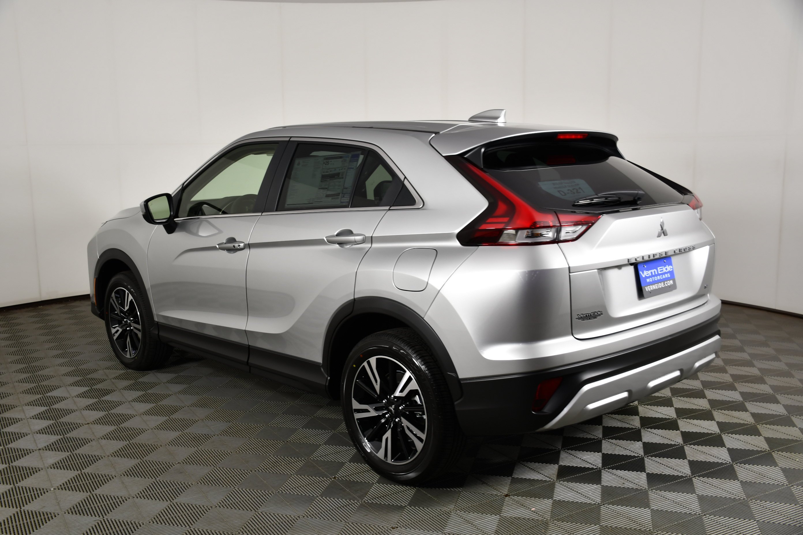 New 2026 Alloy Silver Metallic Mitsubishi SE 1.5T S-AWC image 8