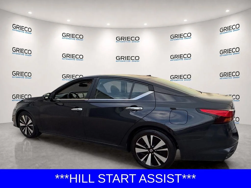 Used 2021 Blue Nissan 2.5 SV image 5
