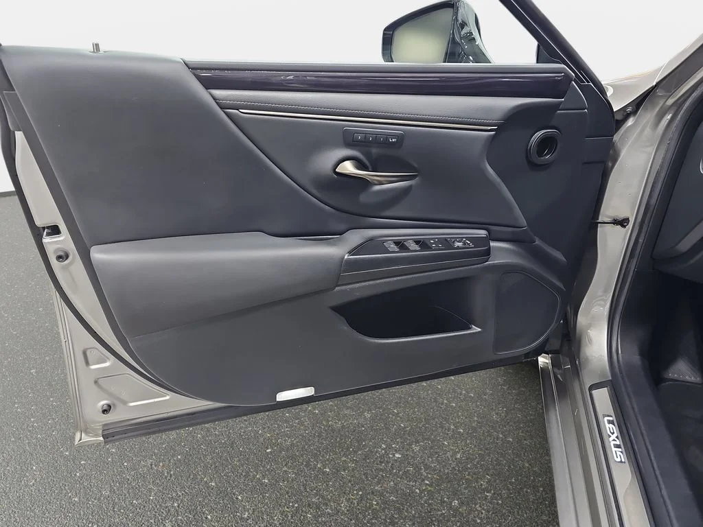 Used 2021 Silver Lexus 350 image 29
