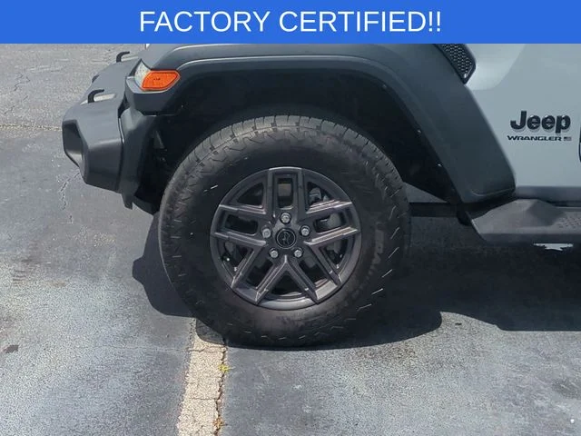 Used 2024 Silver Jeep Sport S image 10