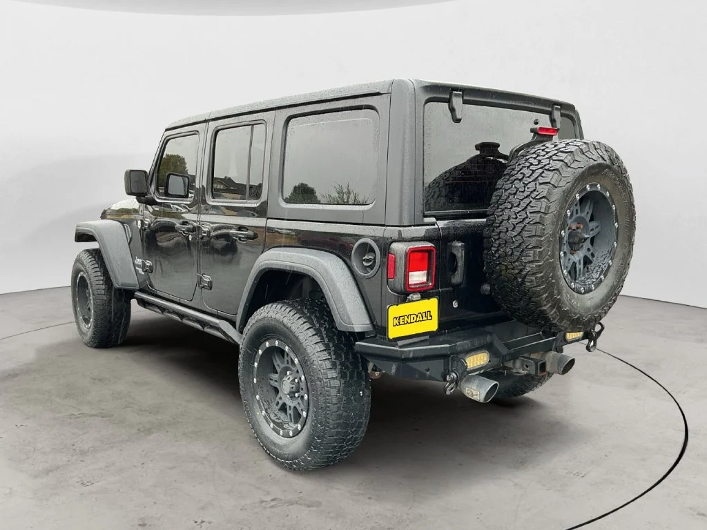Used 2018 Black Jeep Unlimited Sport image 7