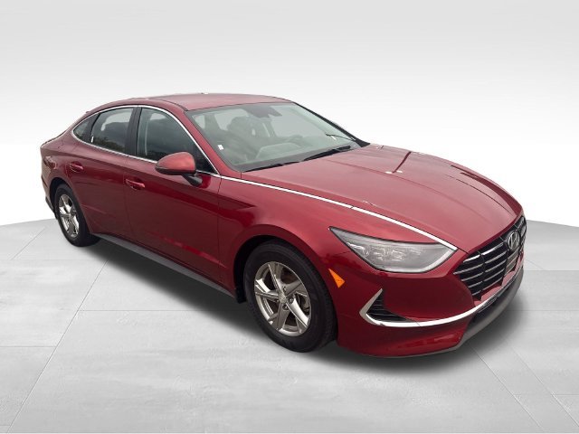 Used 2023 Red Hyundai SE image 7