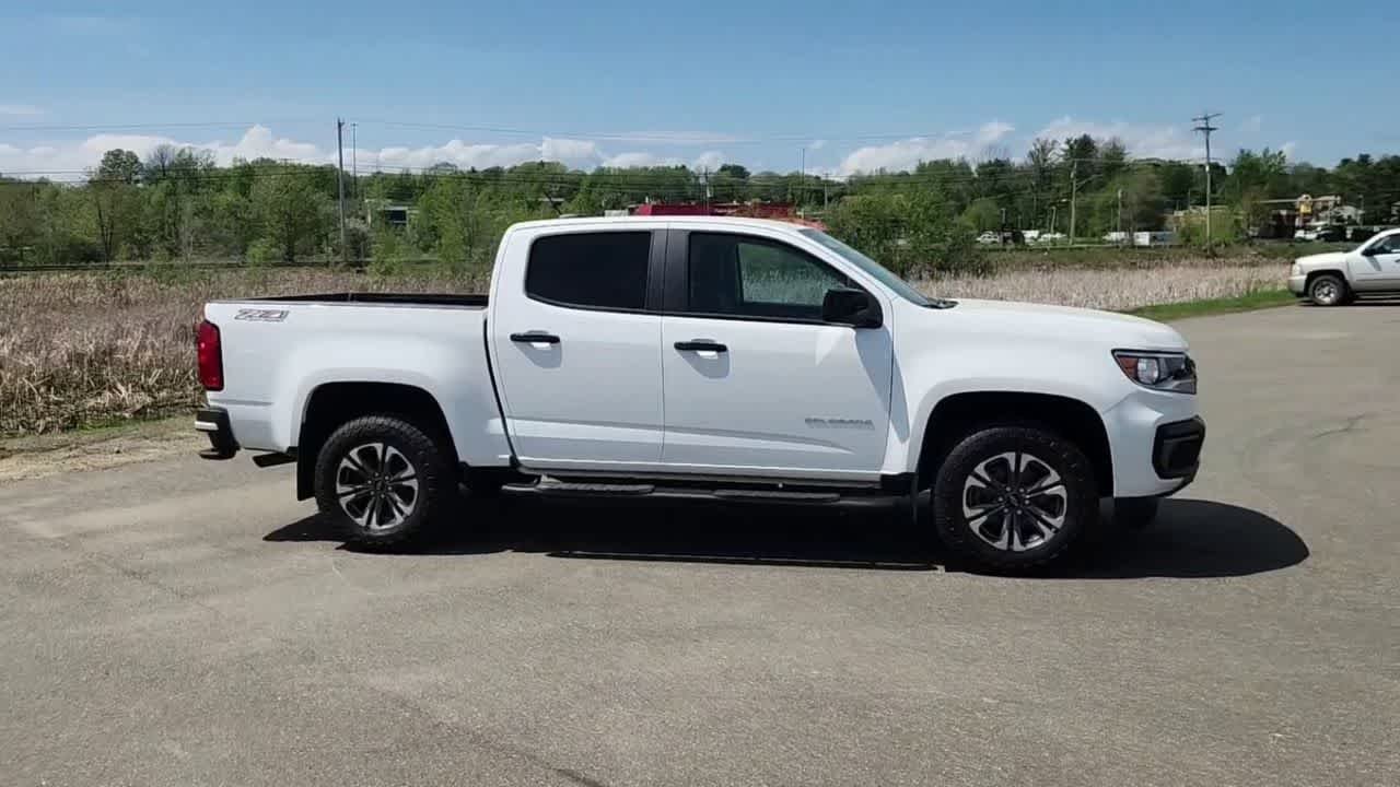 Used 2022 Summit White Chevrolet Z71 image 9