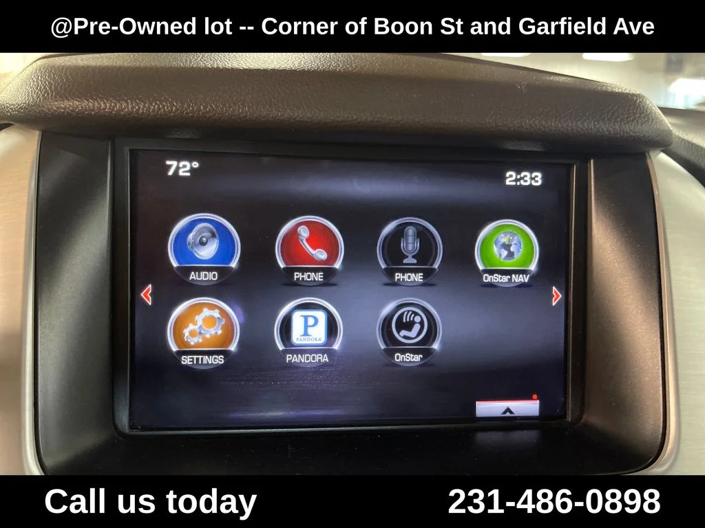 Used 2015 Silver GMC SLT image 23