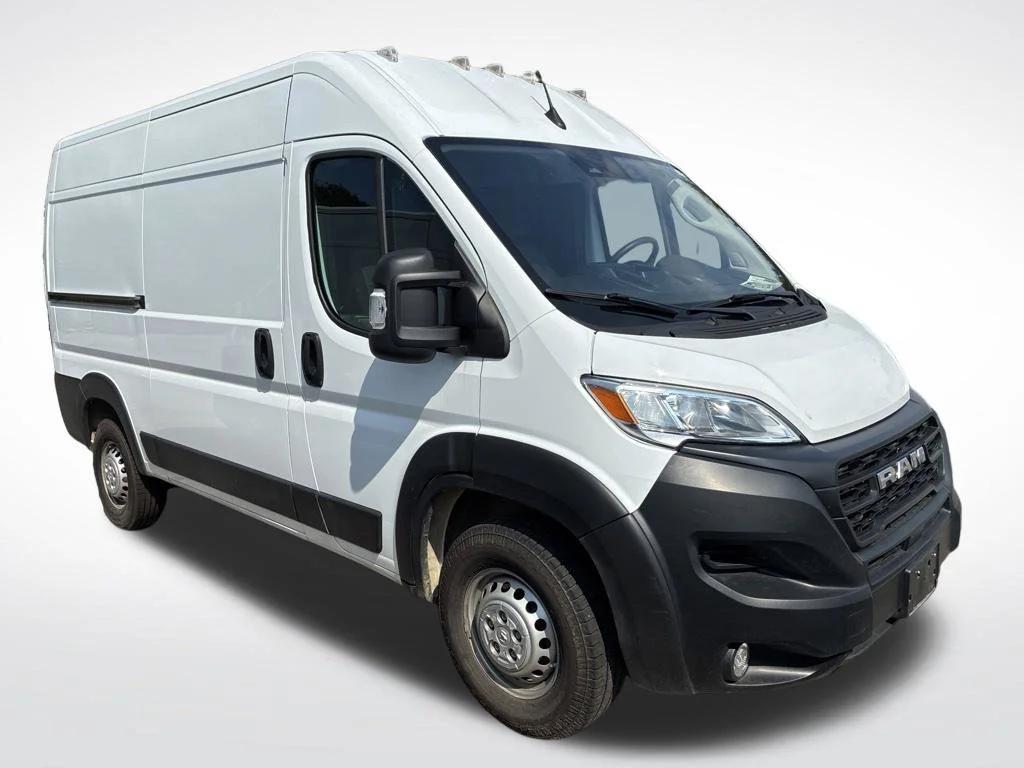Used 2025 White Ram High Roof image 7