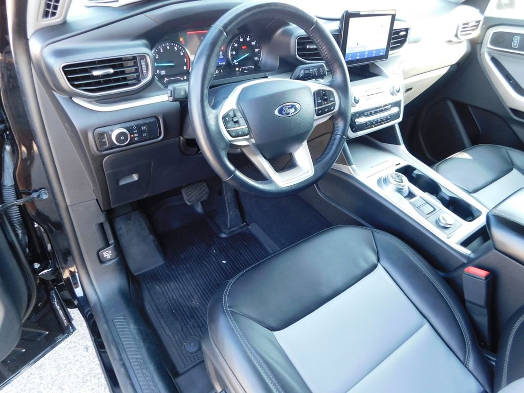 Used 2023 Black Ford XLT image 17
