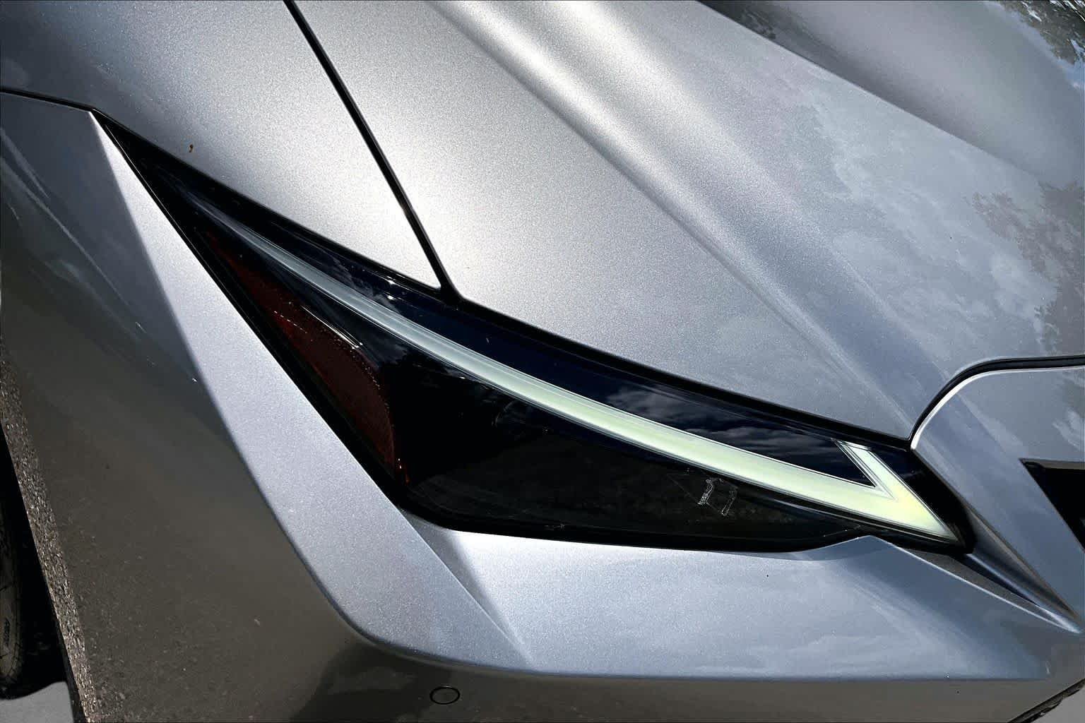 Used 2023 Atomic Silver Lexus F SPORT image 28