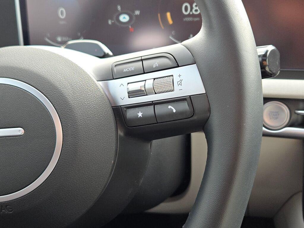 New 2025 Black Hyundai SEL Convenience AWD image 36