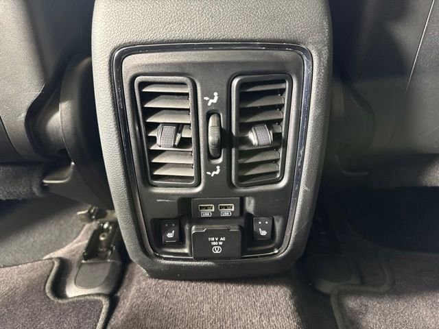 Used 2016 Crystal Metallic Jeep Overland image 13