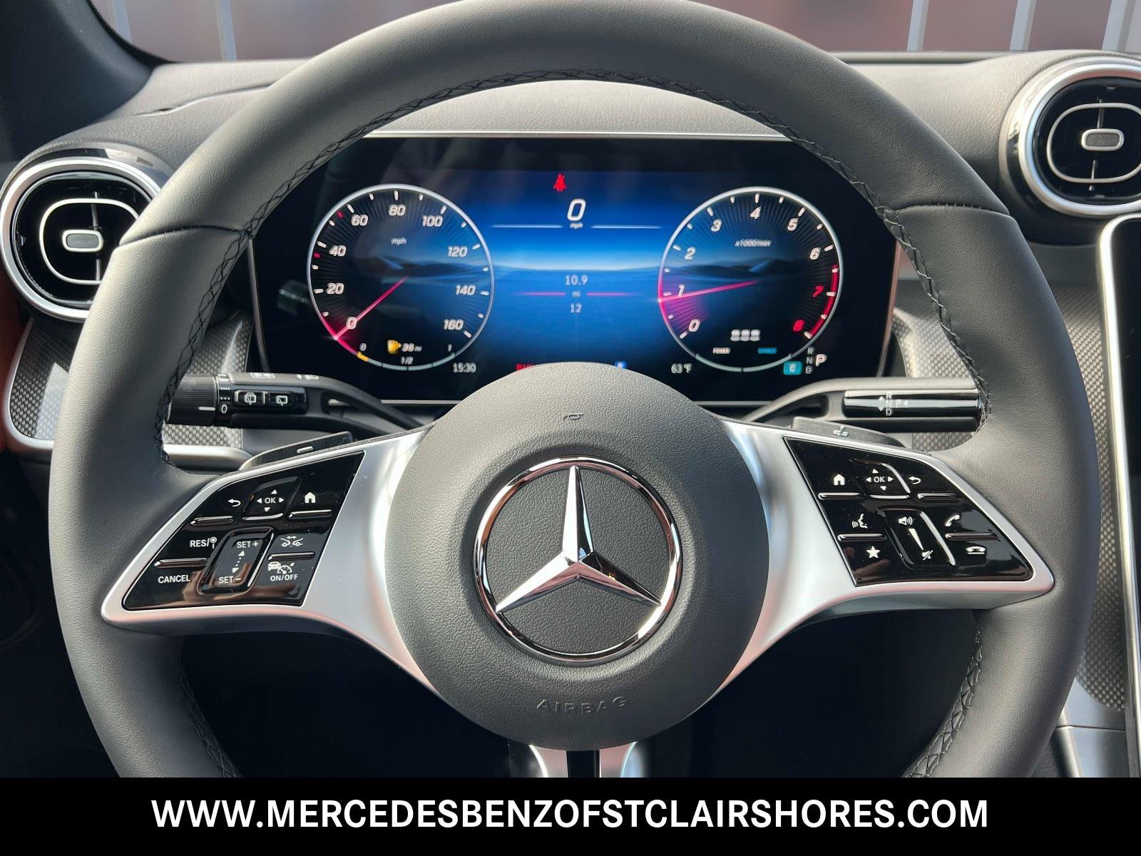 New 2027 Graphite Grey Metallic Mercedes-Benz GLC 300 image 24