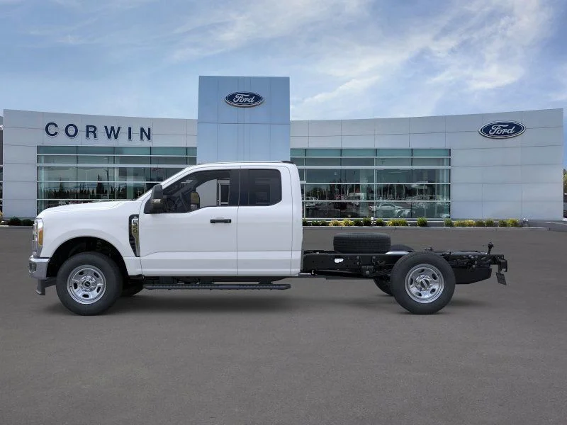 New 2025 White Ford XL image 4