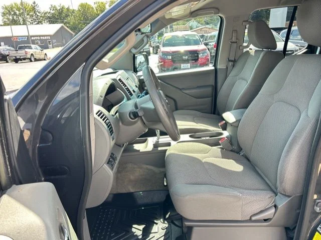 2015 Nissan Frontier SV - Photo 25