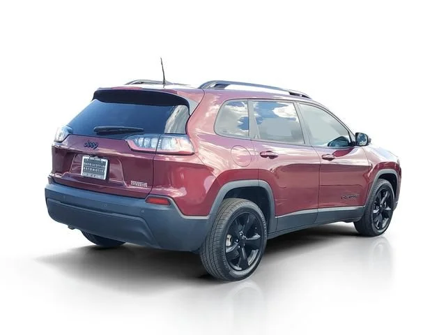 Used 2020 Velvet Red Pear Jeep Altitude image 4