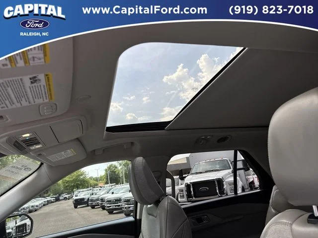 Used 2025 White Ford Active image 22