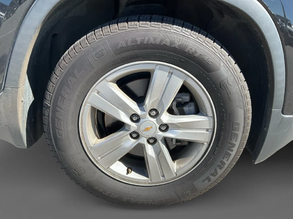Used 2021 MOSAIC BLACK METALLIC Chevrolet LT image 12