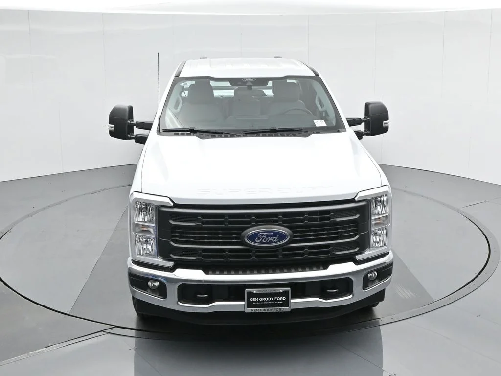 New 2026 Oxford White Ford XL image 39