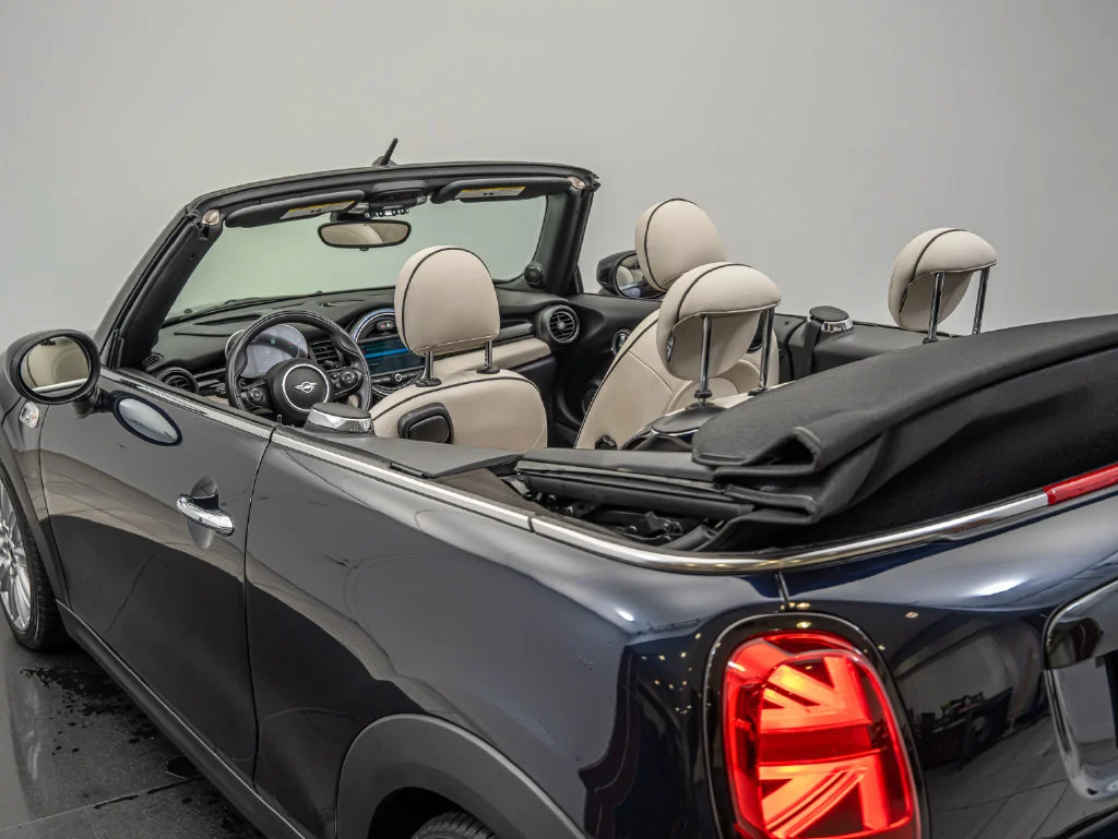 Used 2021 Mini Yours Enigmatic Black Metallic MINI Iconic image 21