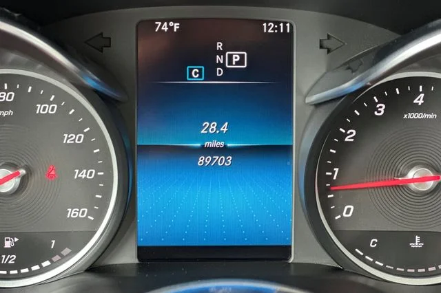 Used 2021  Mercedes-Benz GLC 300 Coupe image 25