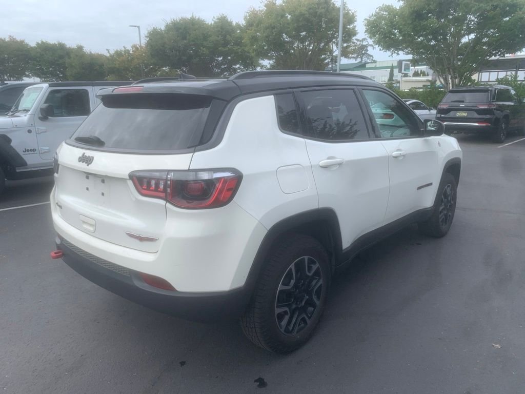 Used 2019 White Clearcoat Jeep Trailhawk image 4