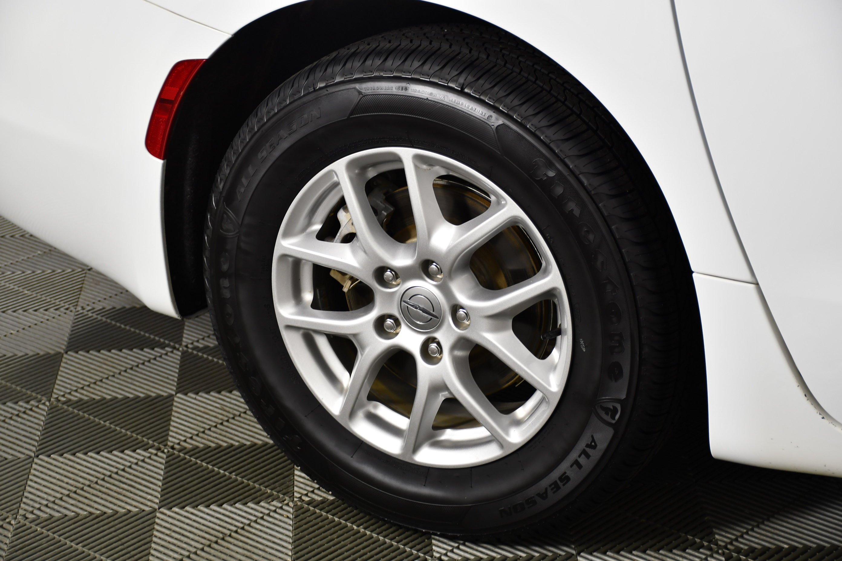 Used 2023 Bright White Clearcoat Chrysler LX image 53