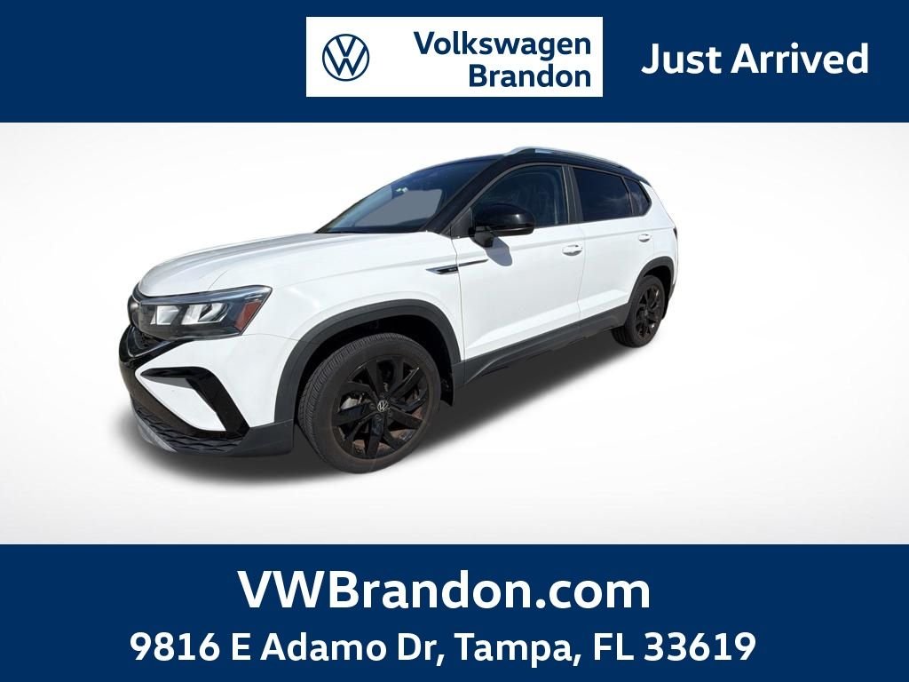 Certified Used 2023 White Volkswagen 1.5T SE image 1