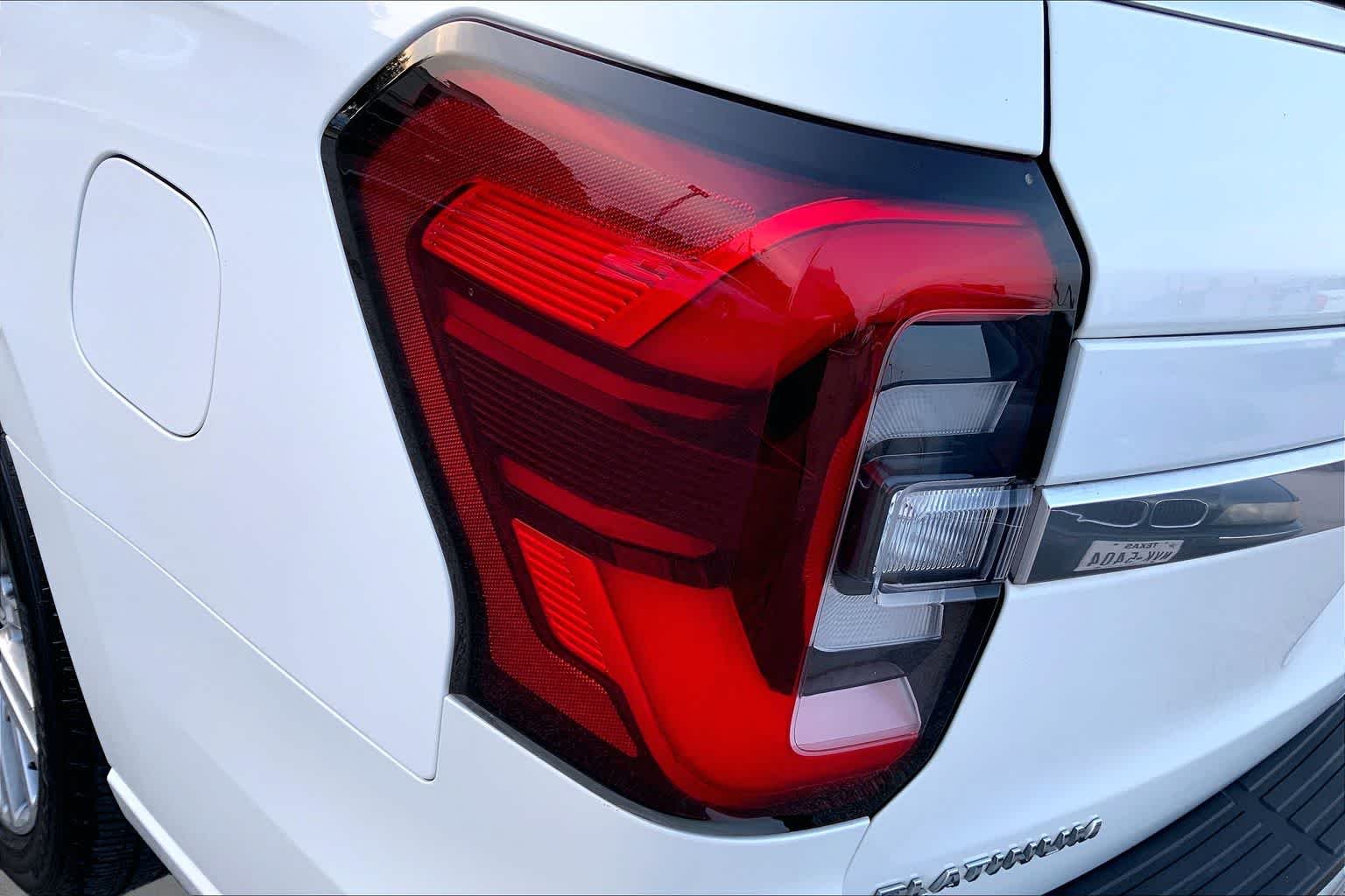 Used 2023 Star White Metallic Tri-Coat Ford Platinum image 58
