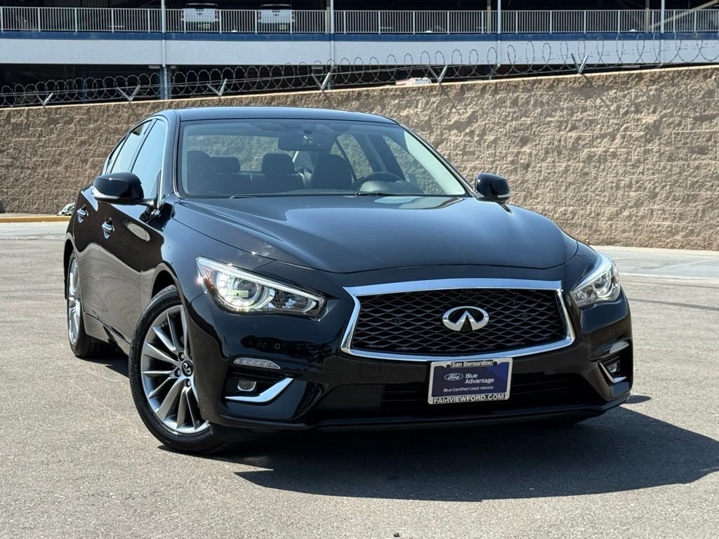 Certified Used 2023 Black Obsidian INFINITI LUXE image 3