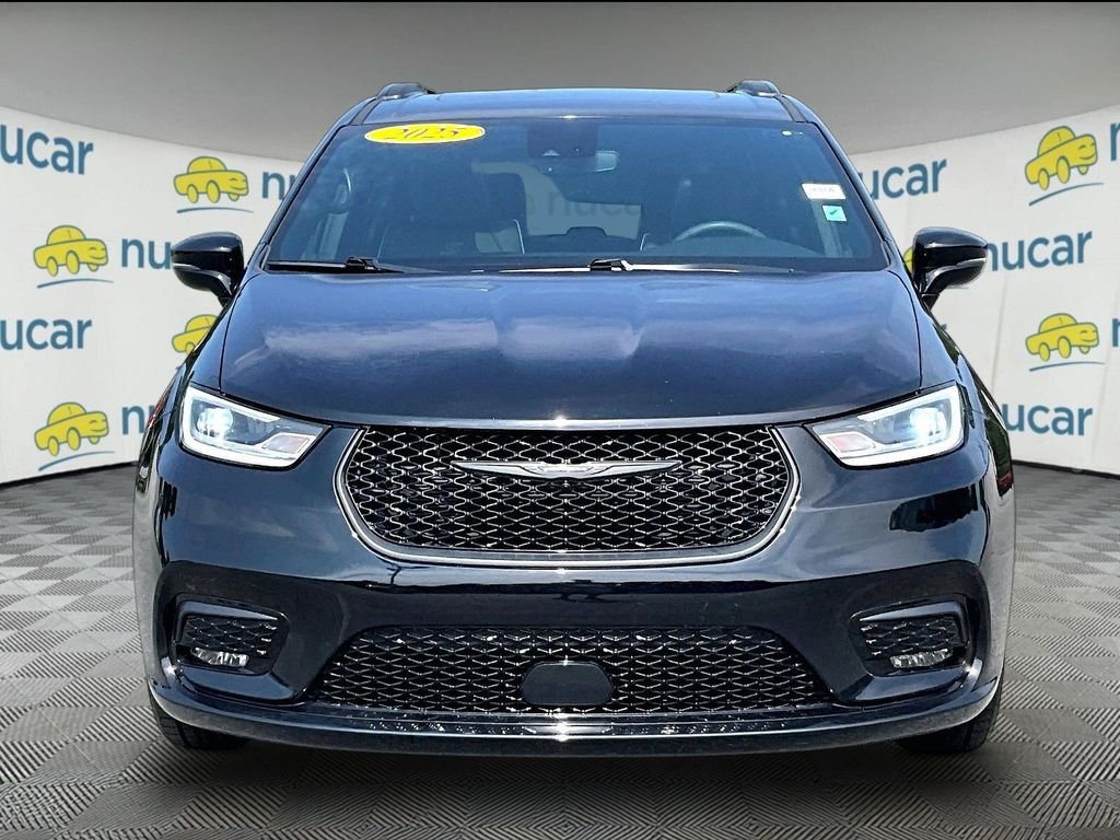 Used 2025 Black Chrysler Limited image 2