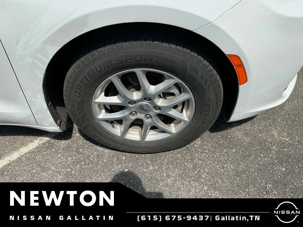 Used 2023 White Chrysler Touring L image 24