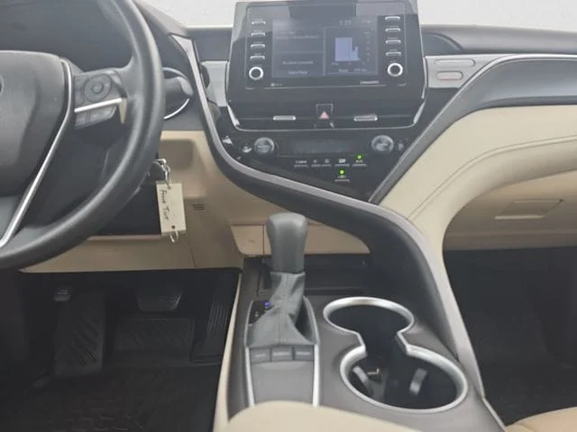 Used 2024 Ice Toyota LE image 11