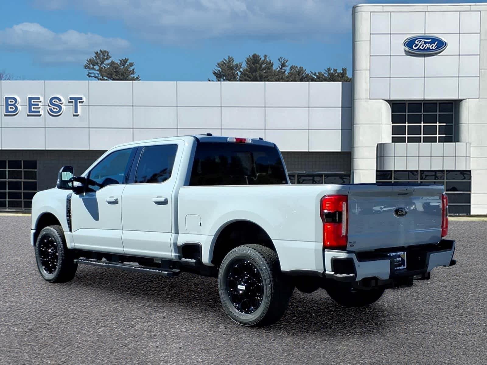 Used 2025 Avalanche Ford LARIAT image 4