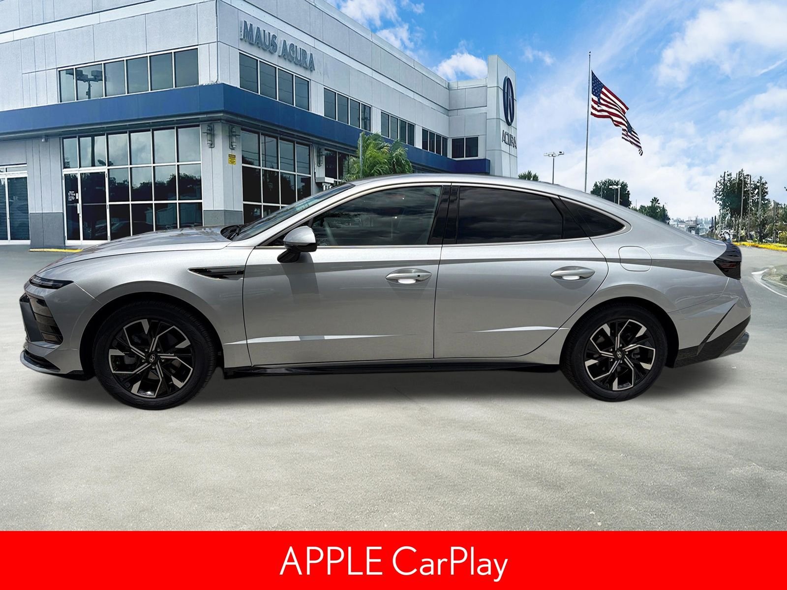 Used 2024 Silver Hyundai SEL image 7