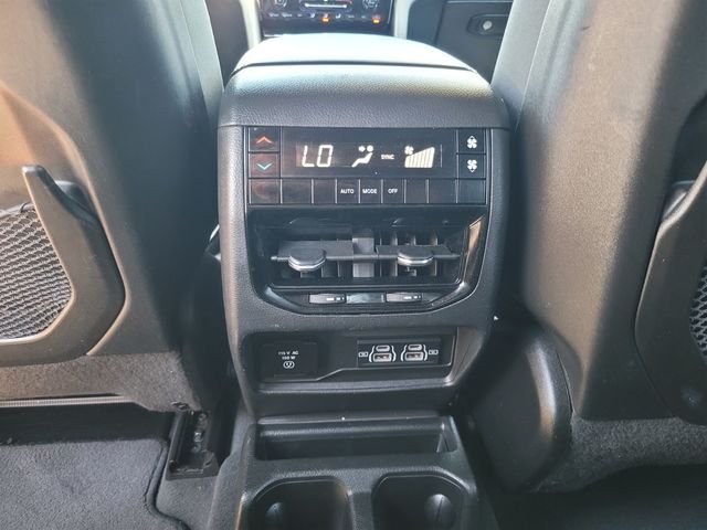 Used 2023 White Jeep Altitude image 17
