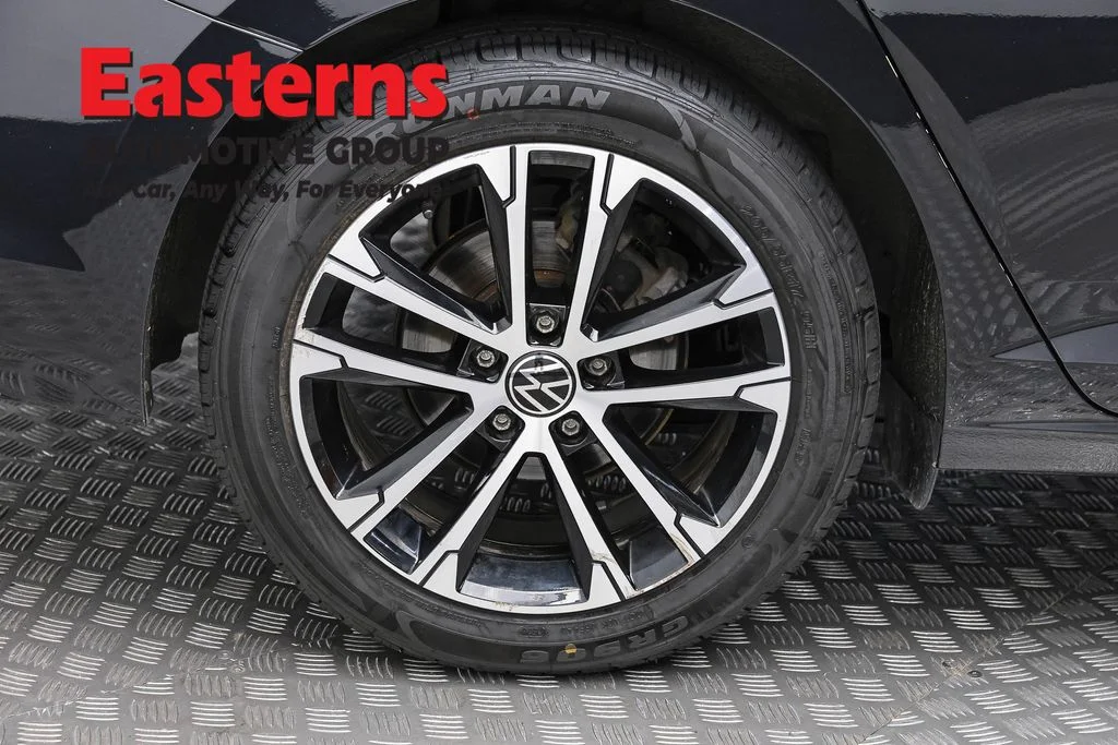 Used 2025 Black Volkswagen 1.5T Sport image 29