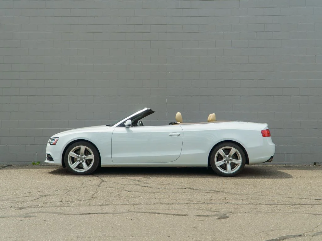 Used 2013  Audi  image 2