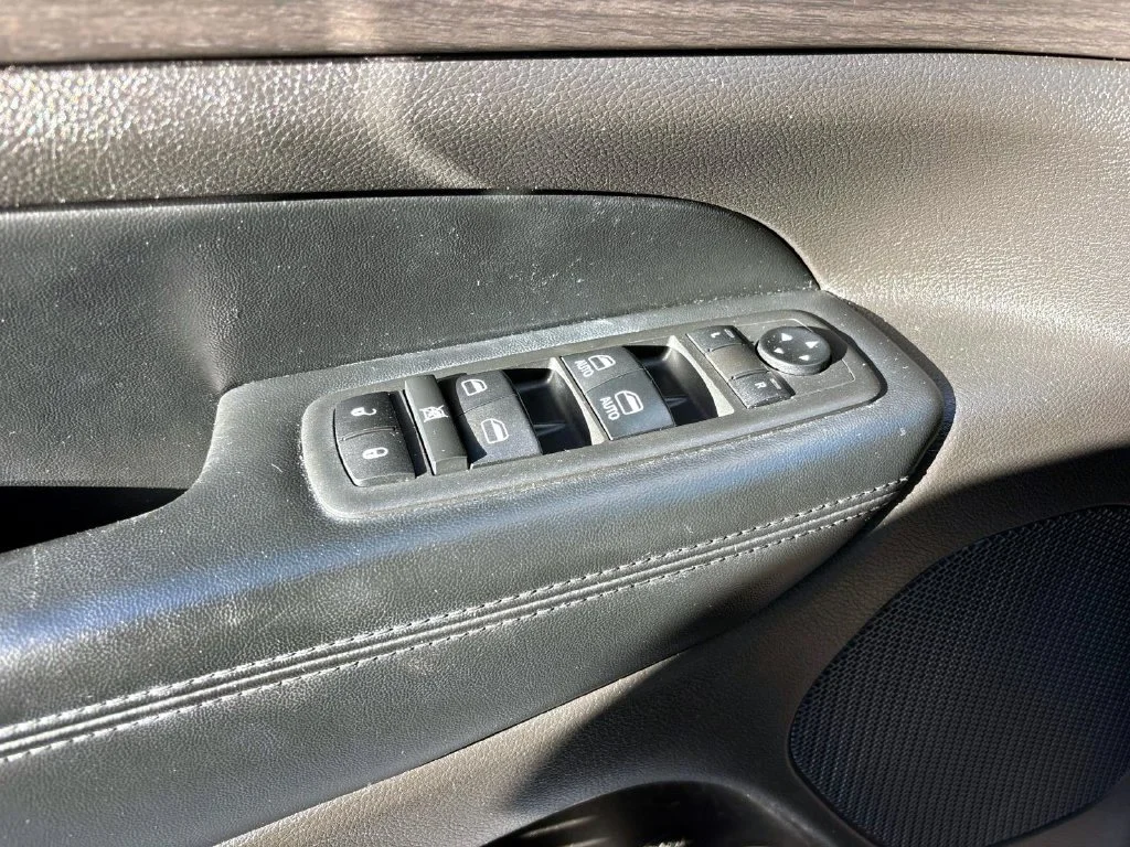 Used 2018 Bright White Clearcoat Jeep Altitude image 17
