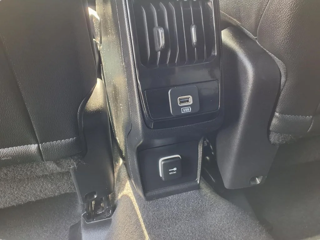 Used 2025 White Jeep Limited image 24