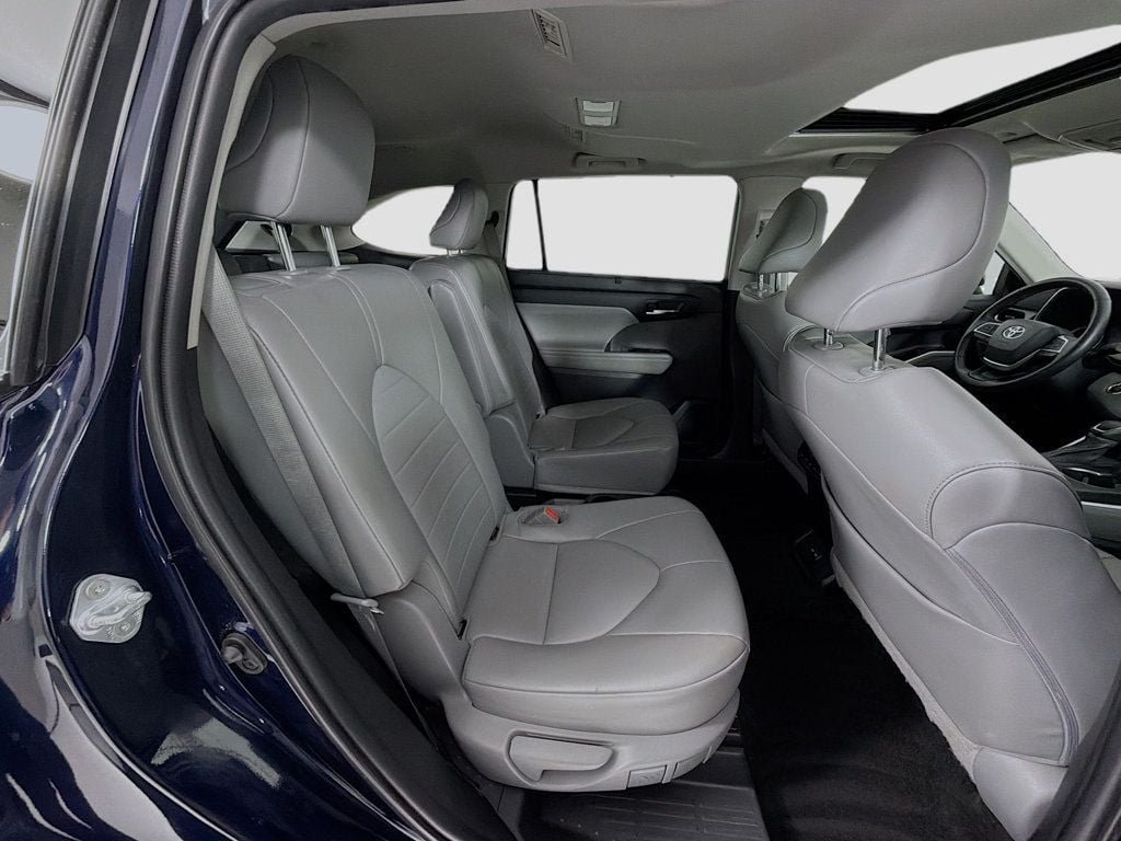 Used 2022 Blueprint Toyota XLE AWD image 29