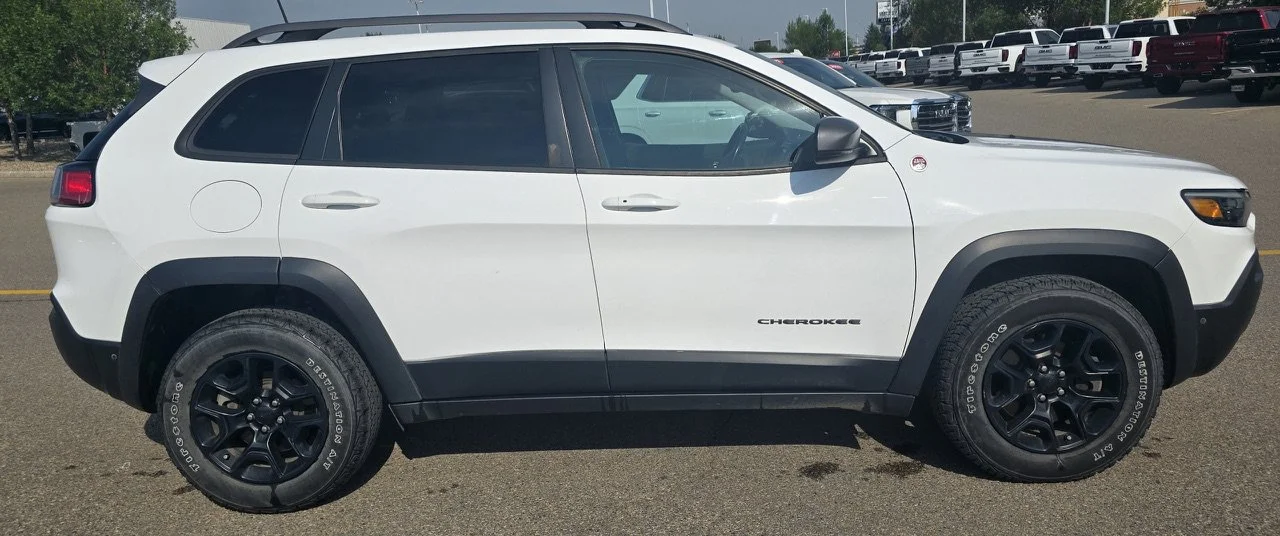 Used 2020 White Jeep Trailhawk Elite image 6