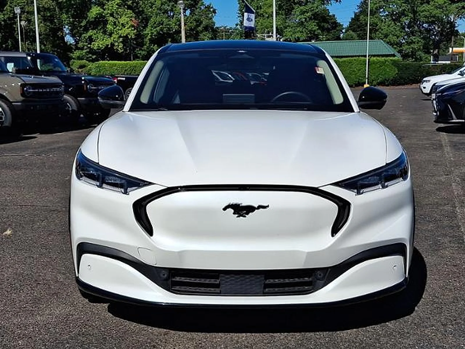 Used 2023 Star White Metallic Tri-Coat Ford Premium image 2